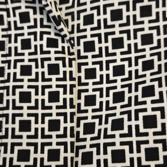 Beautiful jacket - Picture 3 of 6